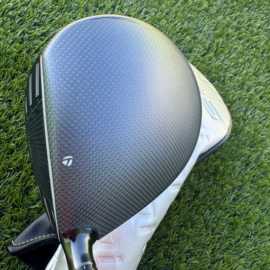 Taylormade Qi35 9° Driver w Headcover / Stiff